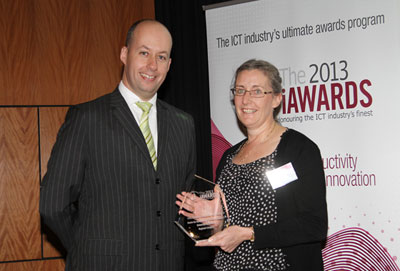 Dr helen thompson accepting vvg victorian iaward for the regional category 2013